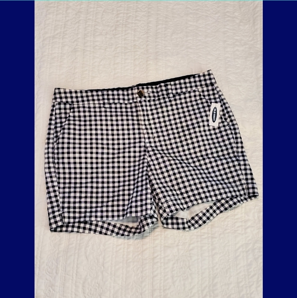 BUNDLE & SAVE!! Old Navy shorts (NWT)